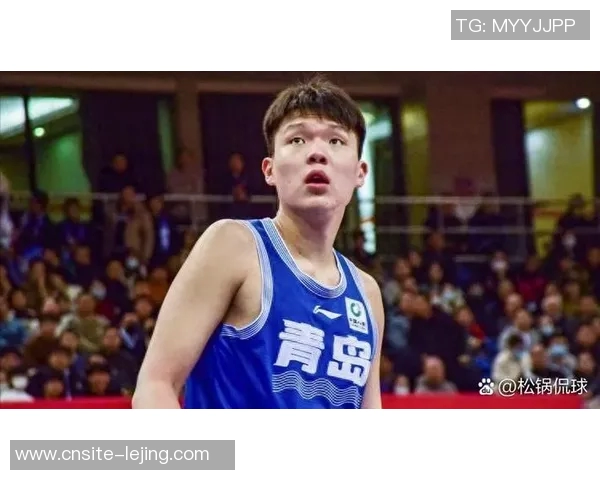杨瀚森首节短暂出场表现平平仅得1篮板无得分贡献