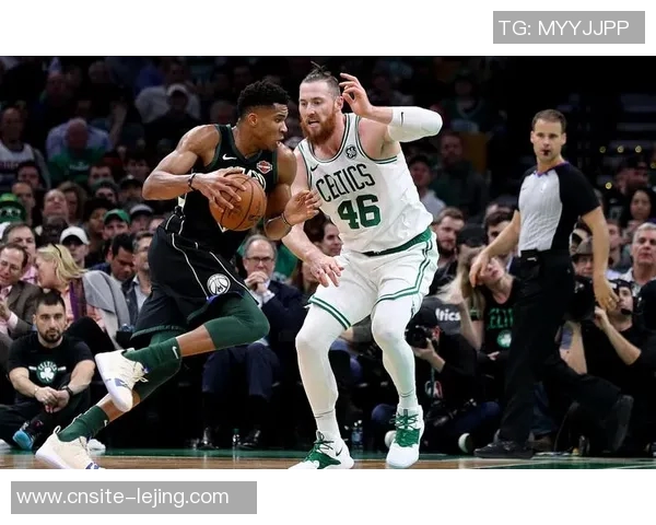 字母哥上半场表现平平仅得10分3板3助2断球队需更强支持 字母哥上半场表现平平仅得10分3板3助2断球队需更强支持